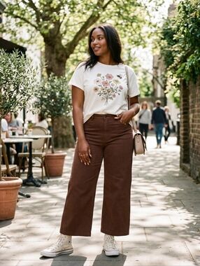 Old Navy Tan Wide Leg Cropped Jeans  Size 14